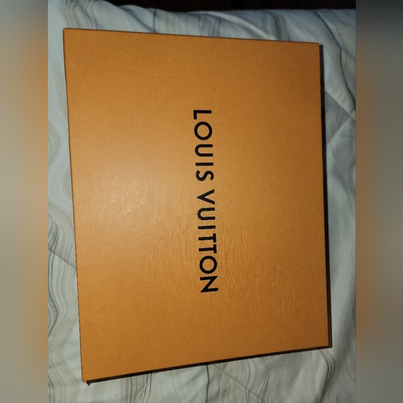 Louis Vuitton run away sneaker - Picture 2 of 6